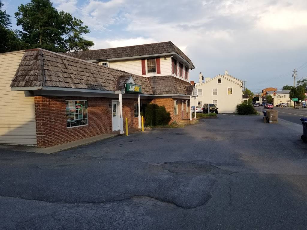 Subway | restaurant | 112 W Main St, Berryville, VA 22611, USA | 5409550033 OR +1 540-955-0033