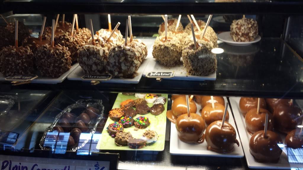 Centifontis Bar & Restaurant | restaurant | 8365 La Mesa Blvd, La Mesa, CA 91942, USA | 6194614434 OR +1 619-461-4434