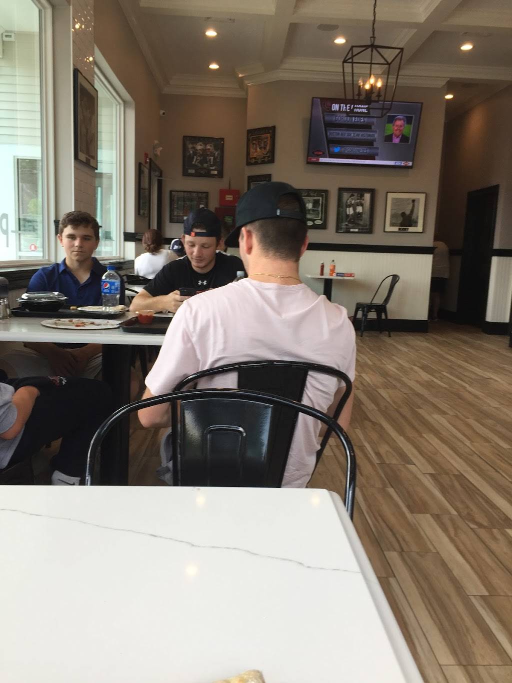 Rizzos Pizzeria and Grille | restaurant | 81 S Main St, Middleton, MA 01949, USA | 9783041877 OR +1 978-304-1877