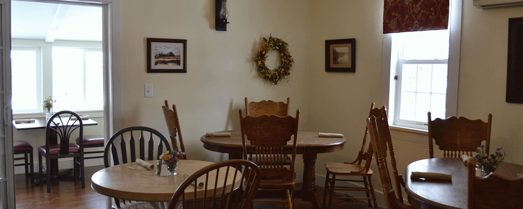 Hummingbird House | restaurant | 310 NJ-94, Newton, NJ 07860, USA | 9733000333 OR +1 973-300-0333