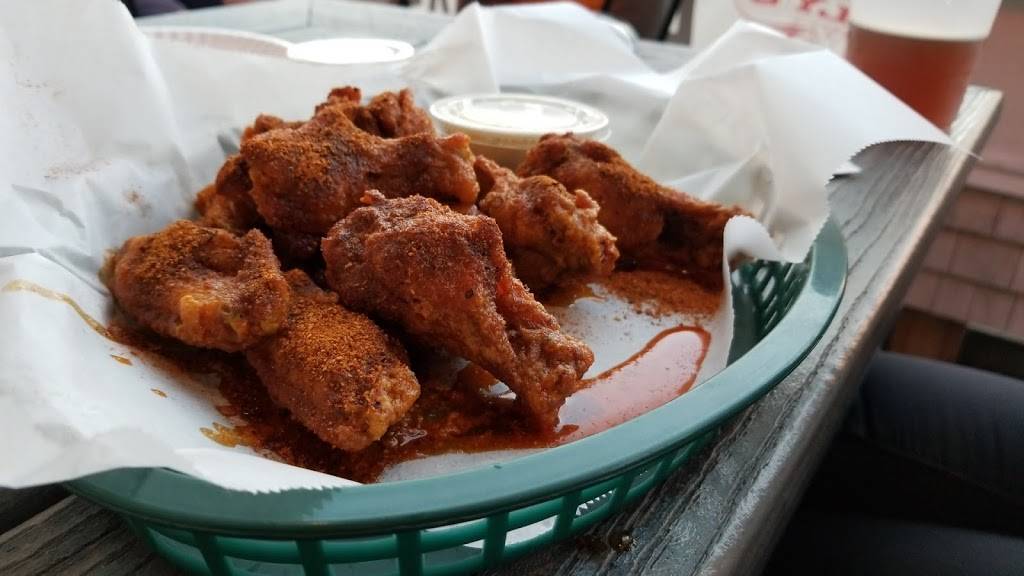 Wallys Pub | restaurant | 144 Ashworth Ave, Hampton, NH 03842, USA | 6039266954 OR +1 603-926-6954