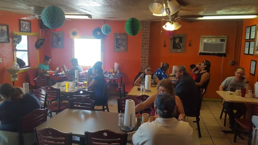 El Puesto Mexican Restaurant | restaurant | 1504 Castroville Rd, San Antonio, TX 78237, USA | 2104331901 OR +1 210-433-1901