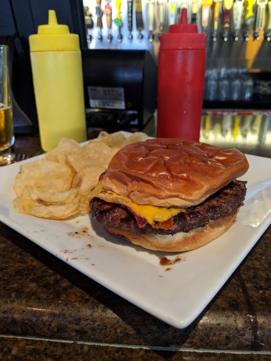 Farrells Lounge Bar & Grill | restaurant | 311 W Dickson St #101, Fayetteville, AR 72701, USA | 4793012220 OR +1 479-301-2220