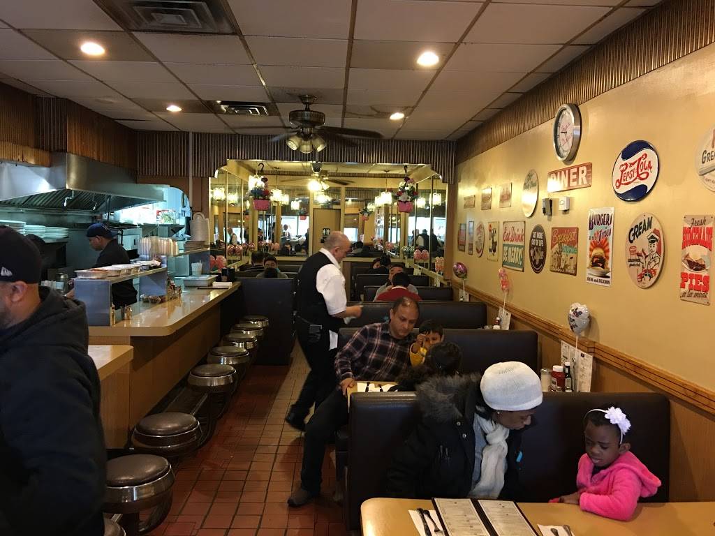 Pops Diner | restaurant | 44-29B Kissena Blvd, Flushing, NY 11355, USA | 7184637719 OR +1 718-463-7719