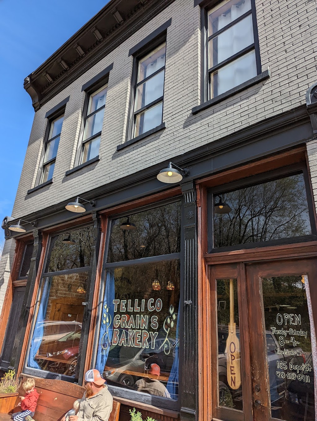 Tellico Grains Bakery | bakery | 105 Depot St, Tellico Plains, TN 37385, USA | 4232536911 OR +1 423-253-6911
