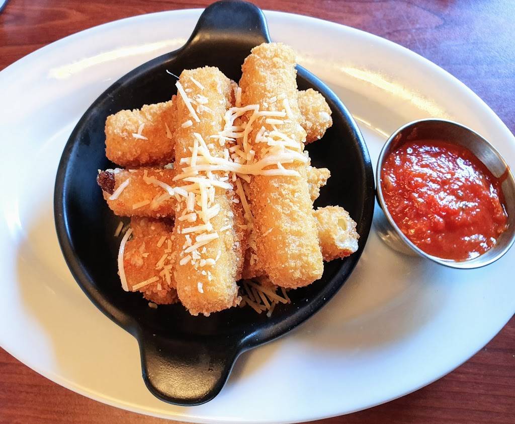 Ruby Tuesday | restaurant | Wrentham Village Premium Outlets, 1 Outlet Blvd #800, Wrentham, MA 02093, USA | 5083845213 OR +1 508-384-5213