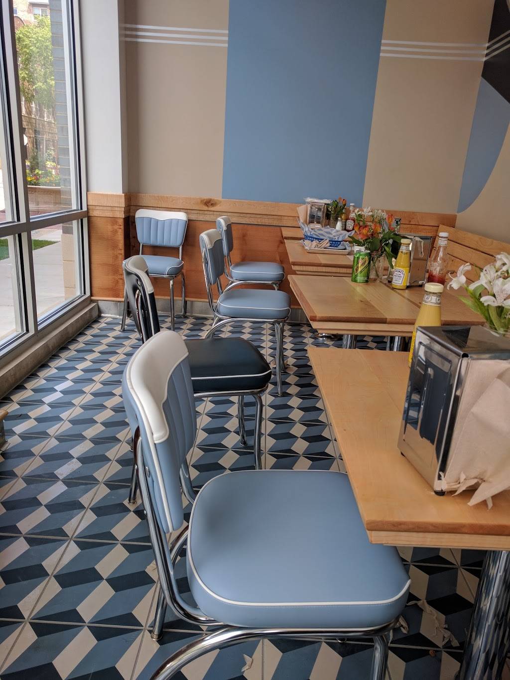 Dollop Diner | restaurant | 5060 N Clark St, Chicago, IL 60640, USA | 7735649520 OR +1 773-564-9520