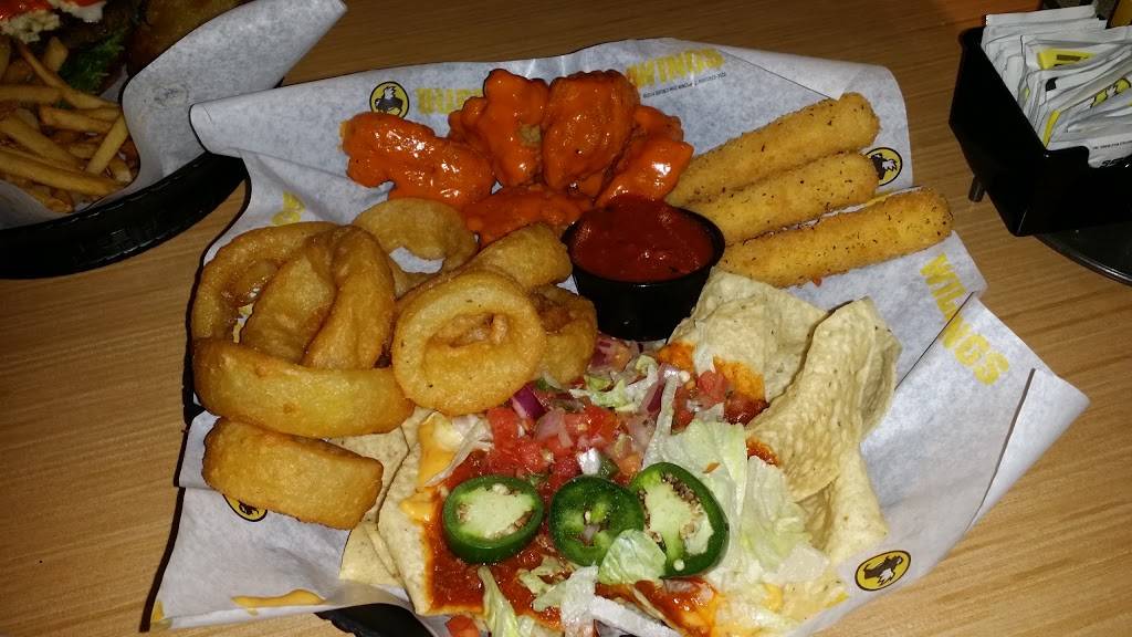 Buffalo Wild Wings | meal takeaway | 11555 Pines Blvd, Pembroke Pines, FL 33026, USA | 9544991439 OR +1 954-499-1439