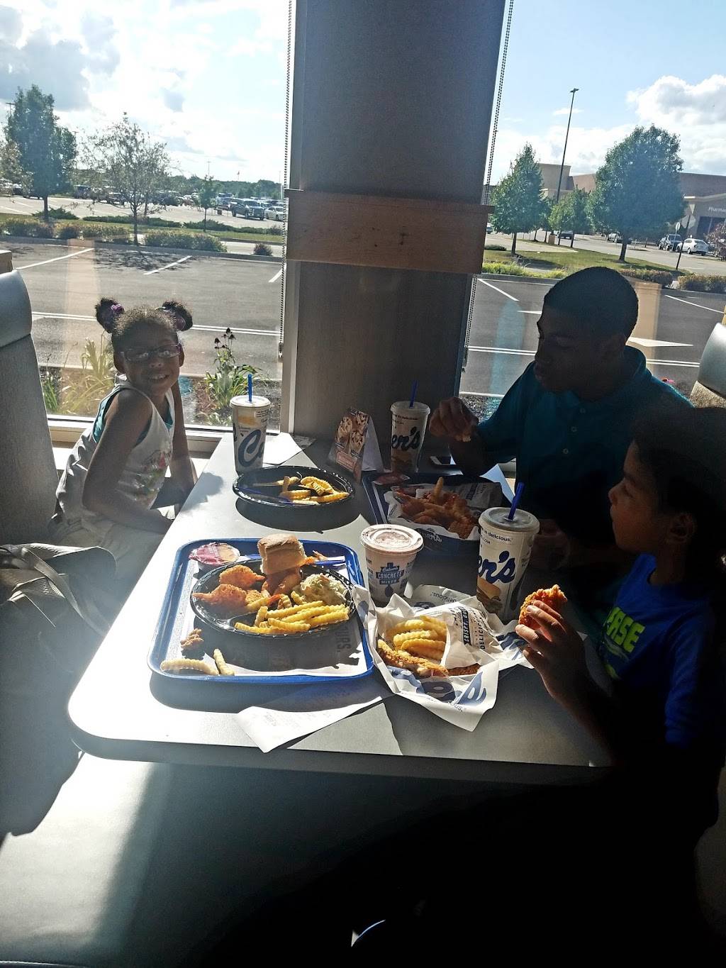 Culvers | restaurant | 850 S Waukegan Rd, Waukegan, IL 60085, USA | 8476728431 OR +1 847-672-8431