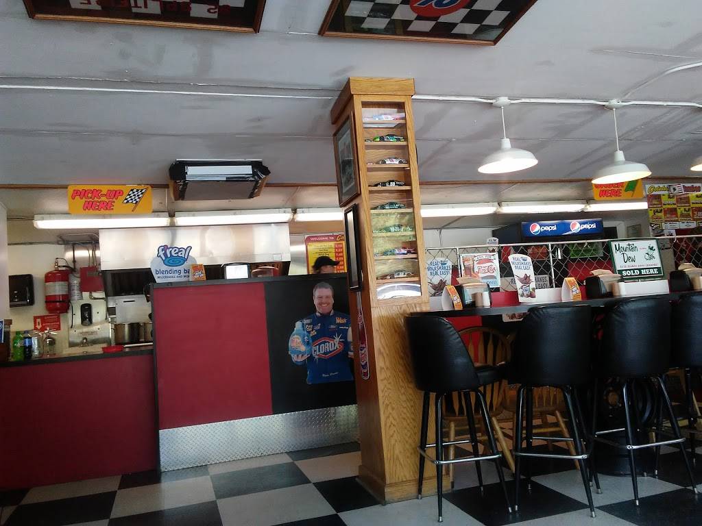 Celebritys Hotdogs | restaurant | 1409 Brevard Rd, Asheville, NC 28806, USA | 8286705954 OR +1 828-670-5954