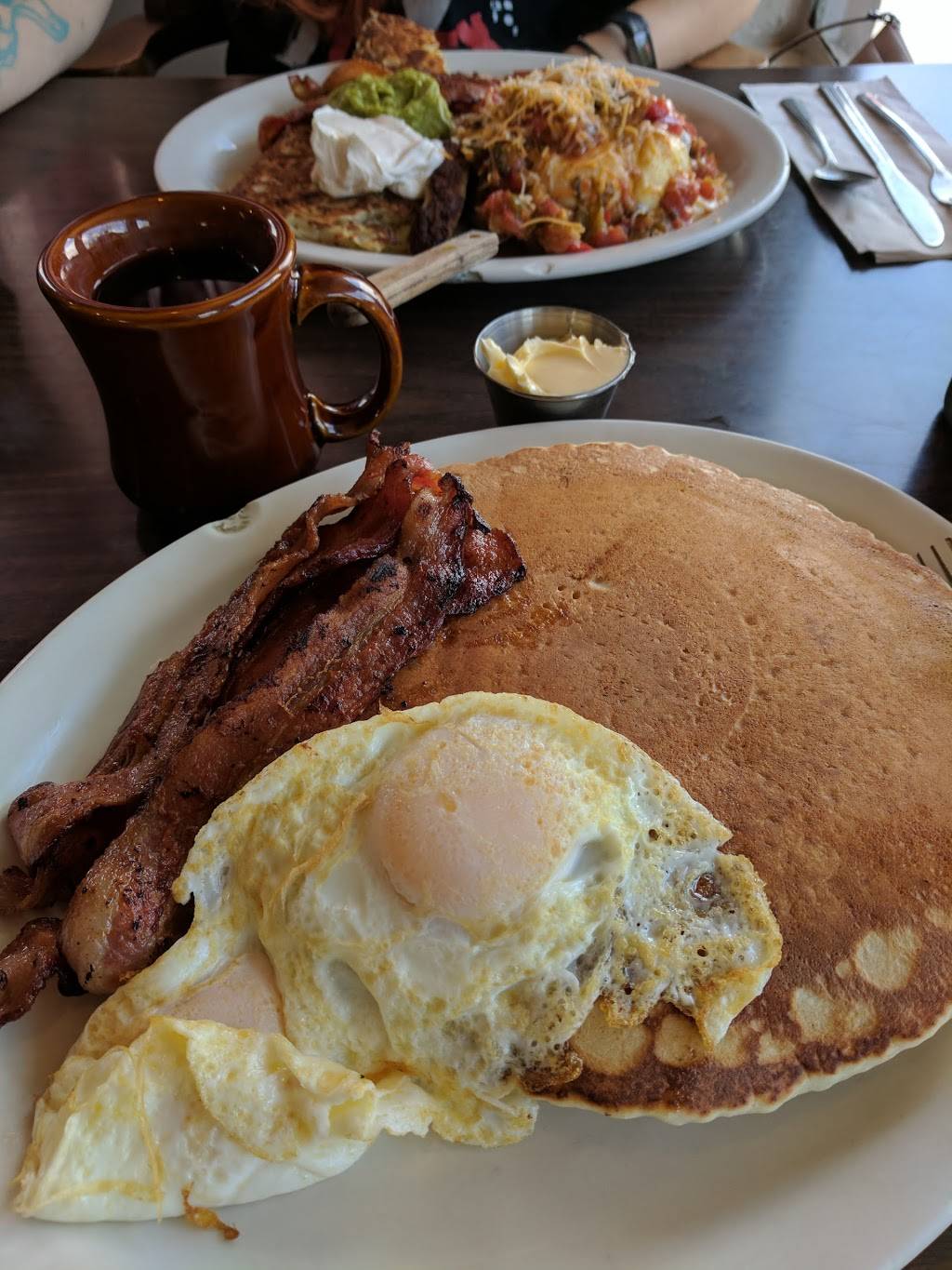 Carlos Country Kitchen | restaurant | 90 College Ave, Santa Rosa, CA 95401, USA | 7075699734 OR +1 707-569-9734