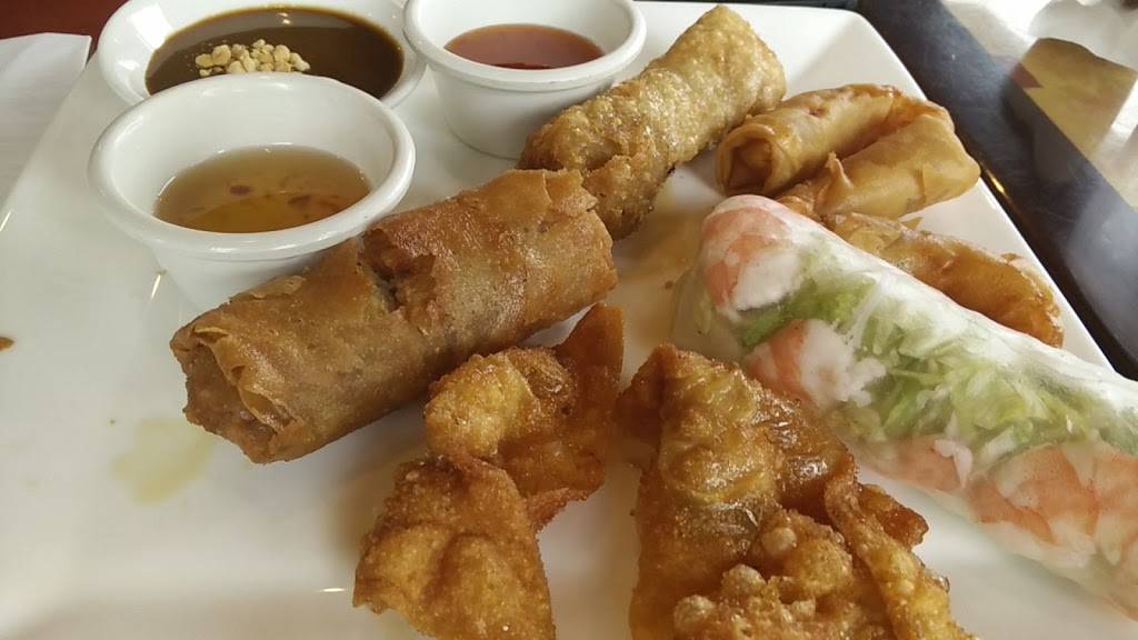 Pho Nom Nom | restaurant | 842 Rockville Pike, Rockville, MD 20852, USA | 3016100232 OR +1 301-610-0232