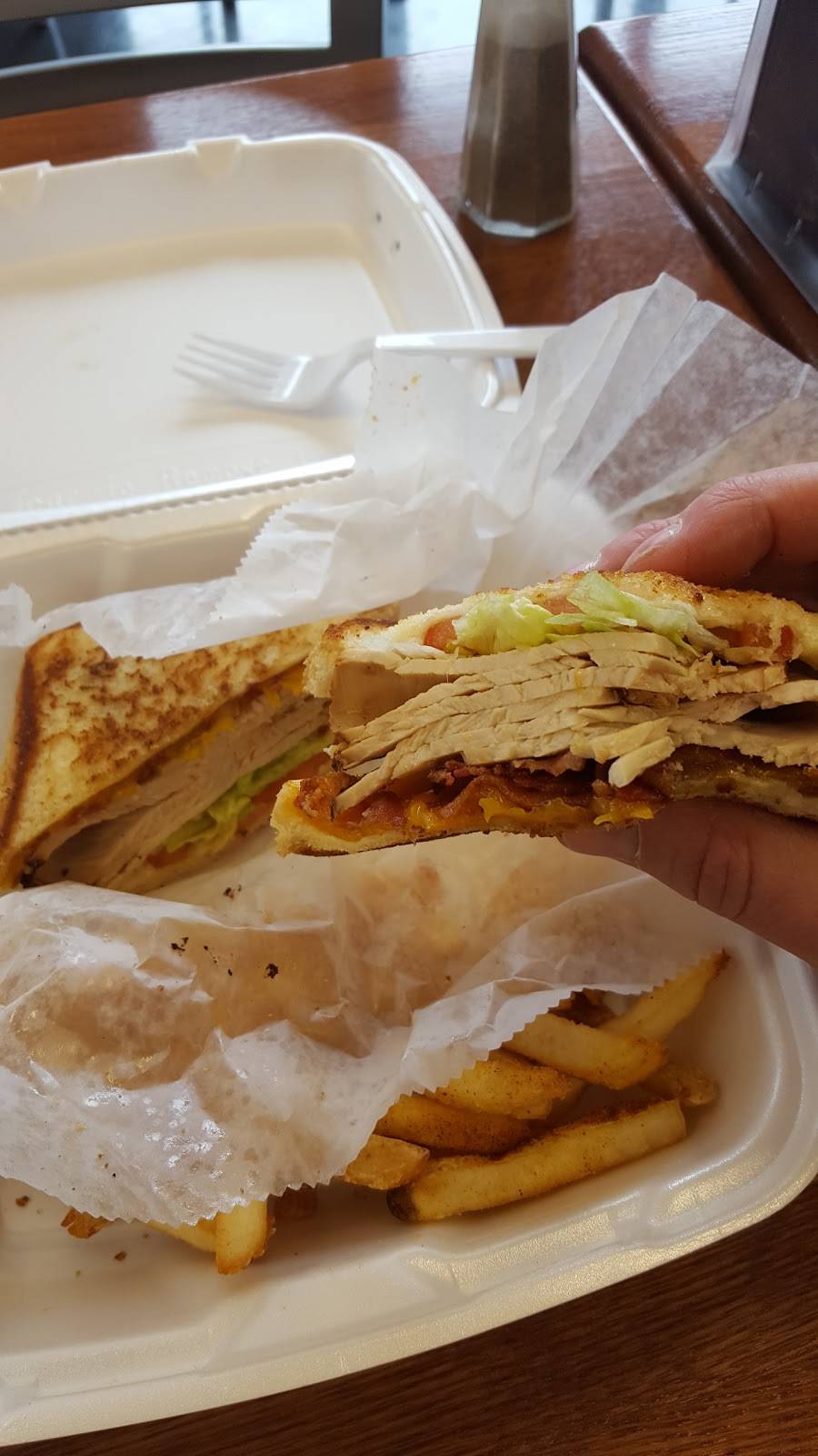 The Fried Turkey Sandwich Shop | restaurant | 2318 Paintersmill Dr, Fayetteville, NC 28304, USA | 9104252755 OR +1 910-425-2755