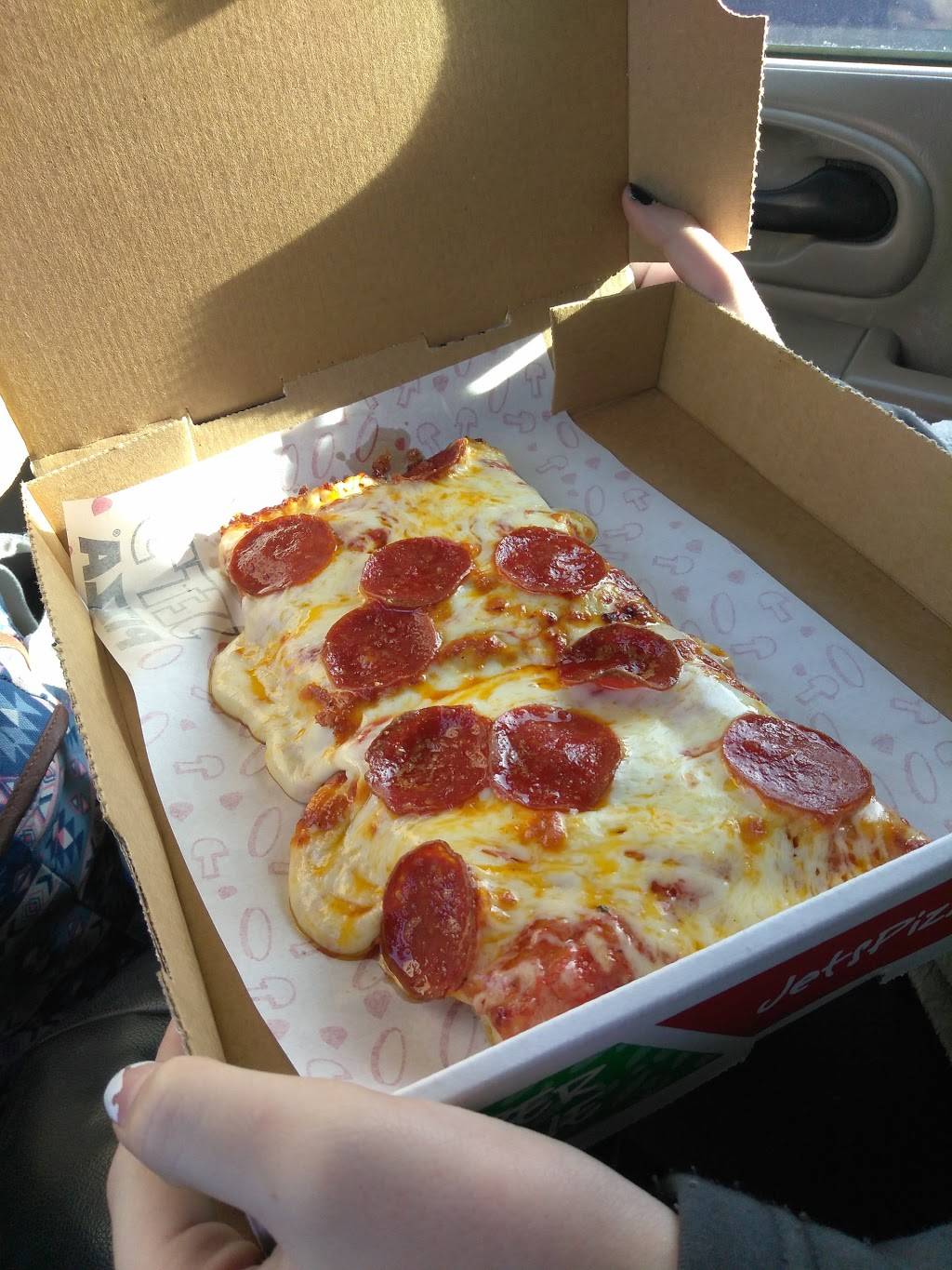 Jets Pizza | meal delivery | 3945 S Telegraph Rd, Dearborn Heights, MI 48125, USA | 3133595387 OR +1 313-359-5387