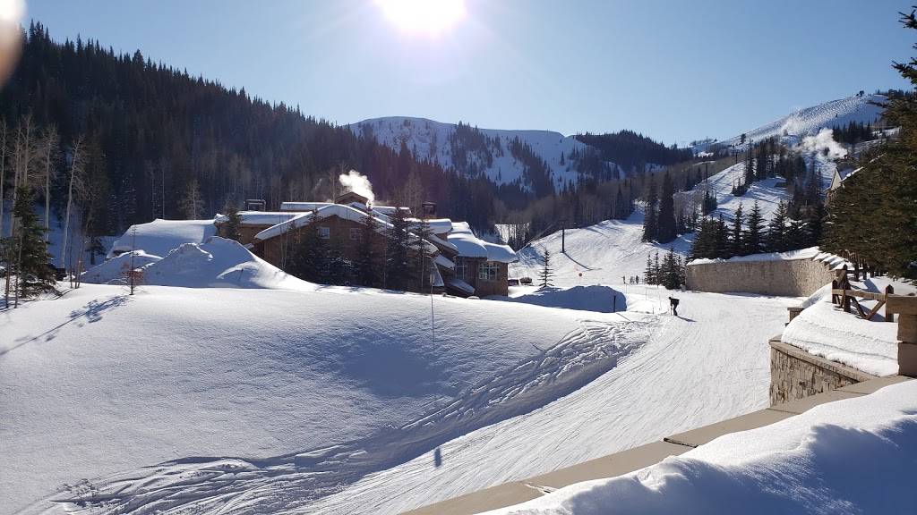 Burgers & Bourbon | restaurant | 9100 Marsac Ave, Park City, UT 84060, USA | 4356041402 OR +1 435-604-1402