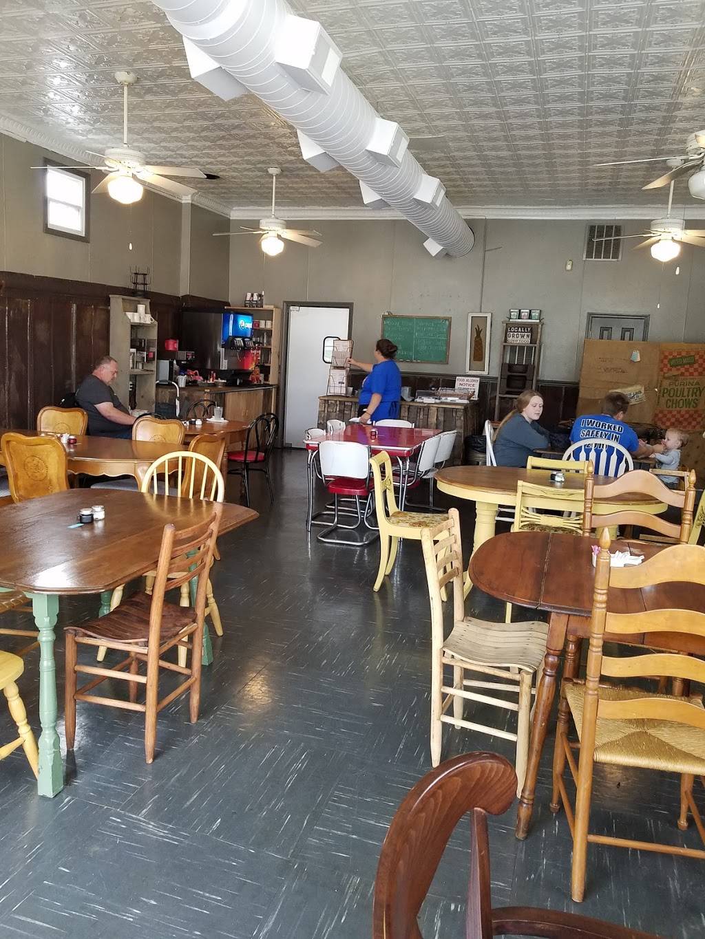 The Corner Table | restaurant | 4493 Main St, Clay City, KY 40312, USA | 6064819210 OR +1 606-481-9210