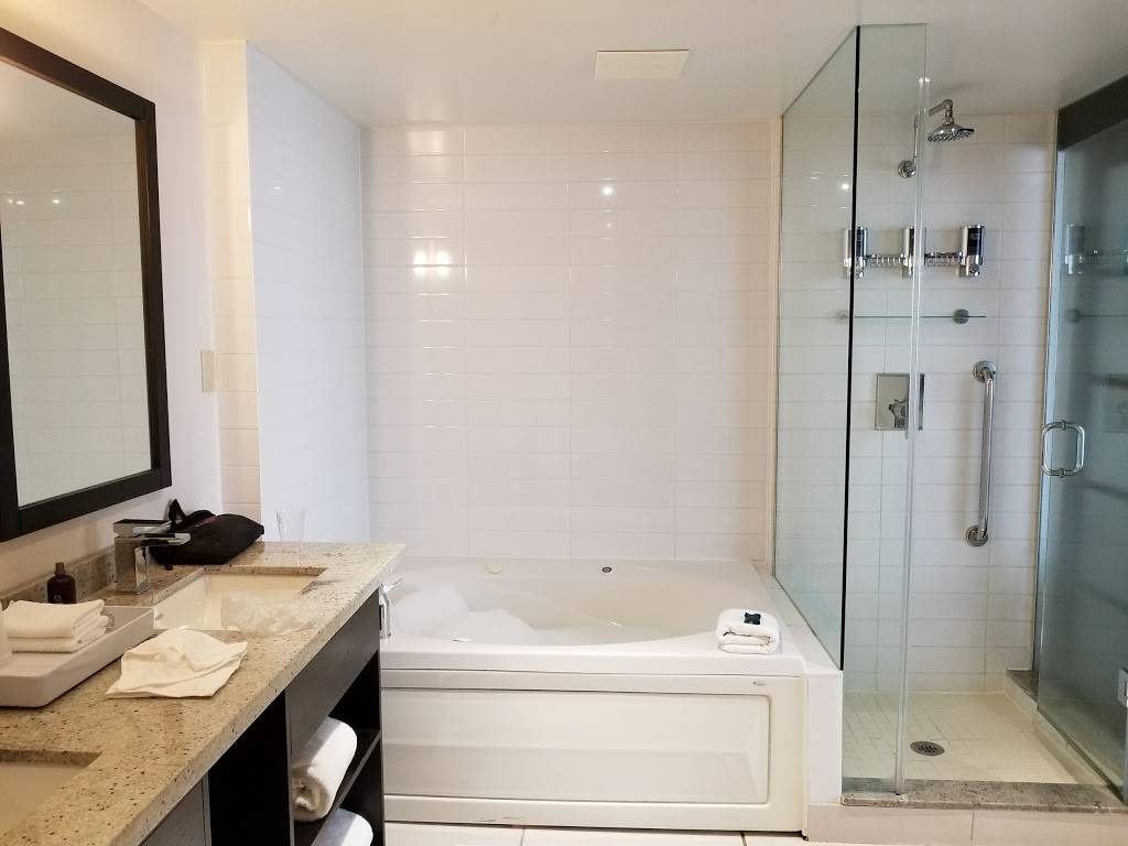 TaZa Grill Bar | restaurant | 2501 Argentia Rd, Mississauga, ON L5N 4G8, Canada | 9053632444 OR +1 905-363-2444