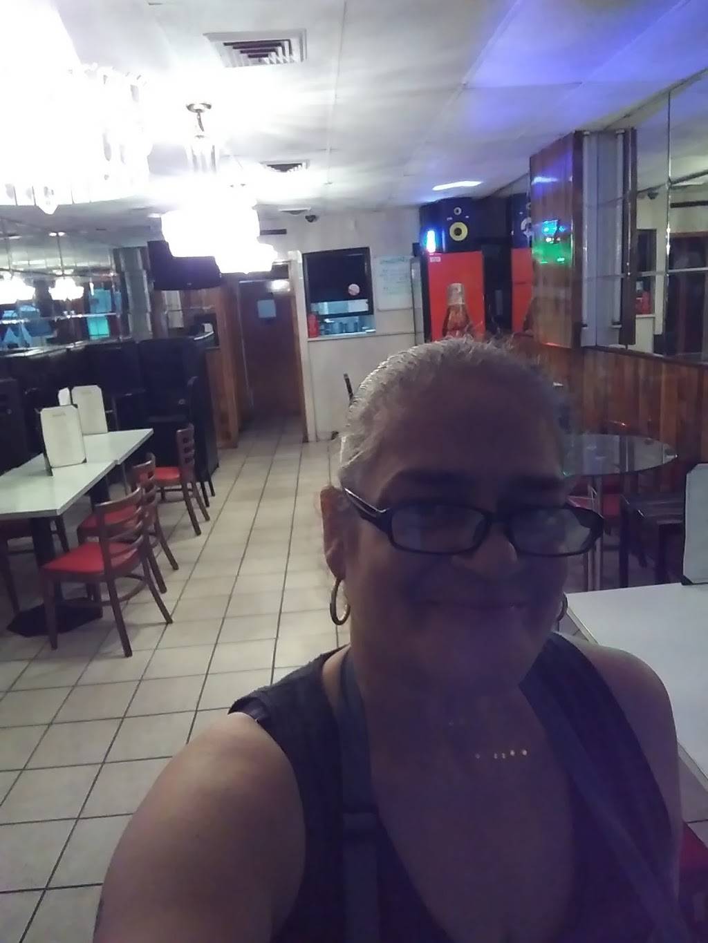 Zulians Restaurant | restaurant | 792 Bergen St, Newark, NJ 07108, USA | 9736230070 OR +1 973-623-0070