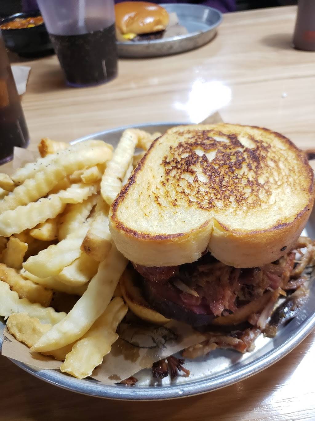 Sonnys BBQ | restaurant | 160 Cobb Pkwy SE, Marietta, GA 30062, USA | 7704281534 OR +1 770-428-1534