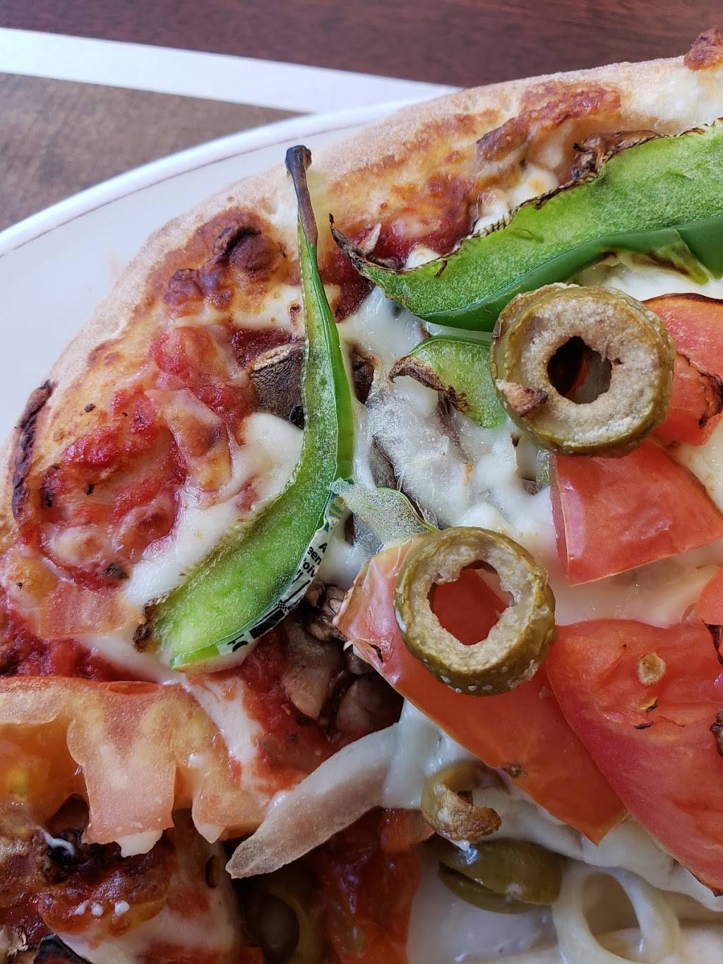 Mikes | restaurant | 633 32e Avenue, Lachine, QC H8T 3G6, Canada | 5145381980 OR +1 514-538-1980