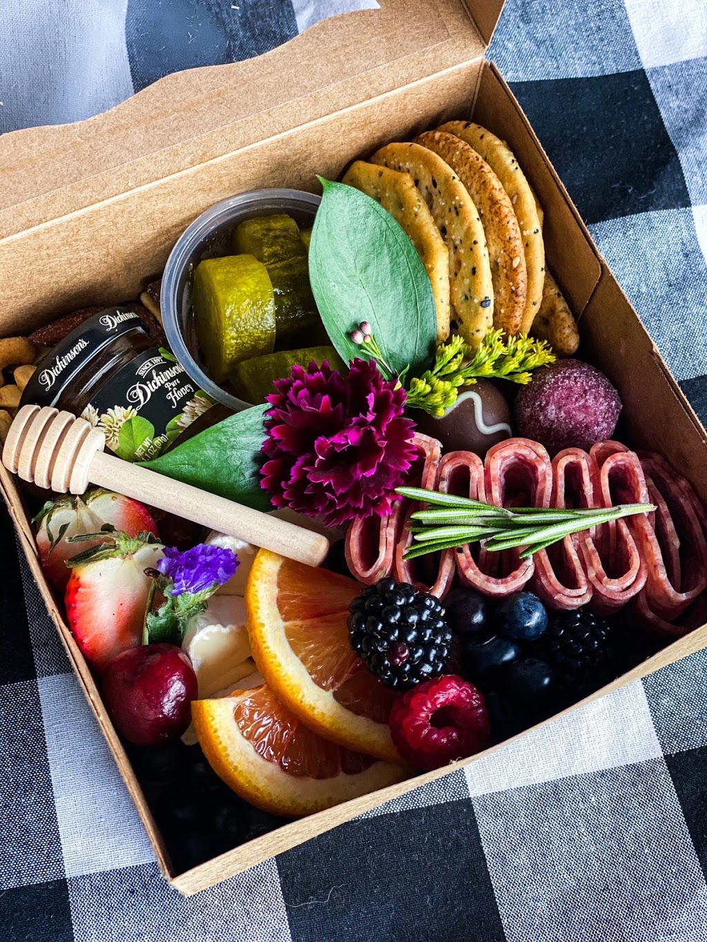 The Local Cheese Board, Co. | restaurant | 105 E Race St, Kingston, TN 37763, USA | 8652217611 OR +1 865-221-7611