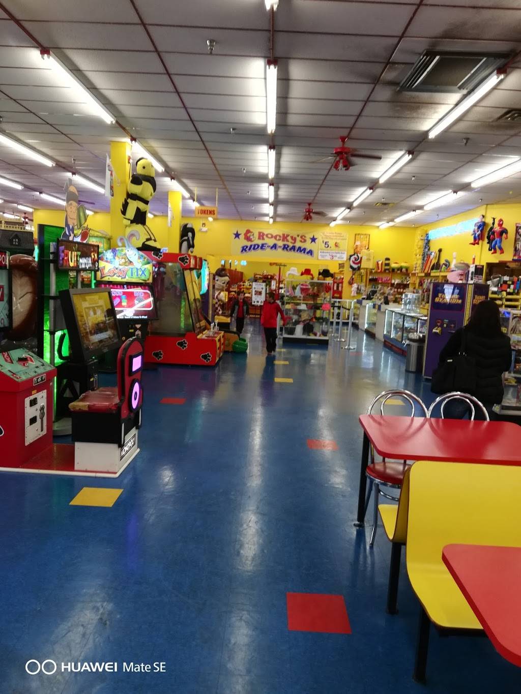 The Peoples Choice Family Fun Center | restaurant | 2411 Grand Ave, Waukegan, IL 60085, USA | 8477374026 OR +1 847-737-4026