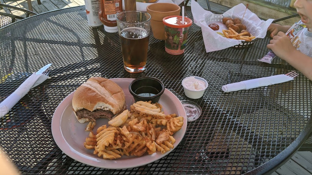 Fox Haus Bar & Grill | restaurant | 720 E Main St, Omro, WI 54963, USA | 9208590205 OR +1 920-859-0205