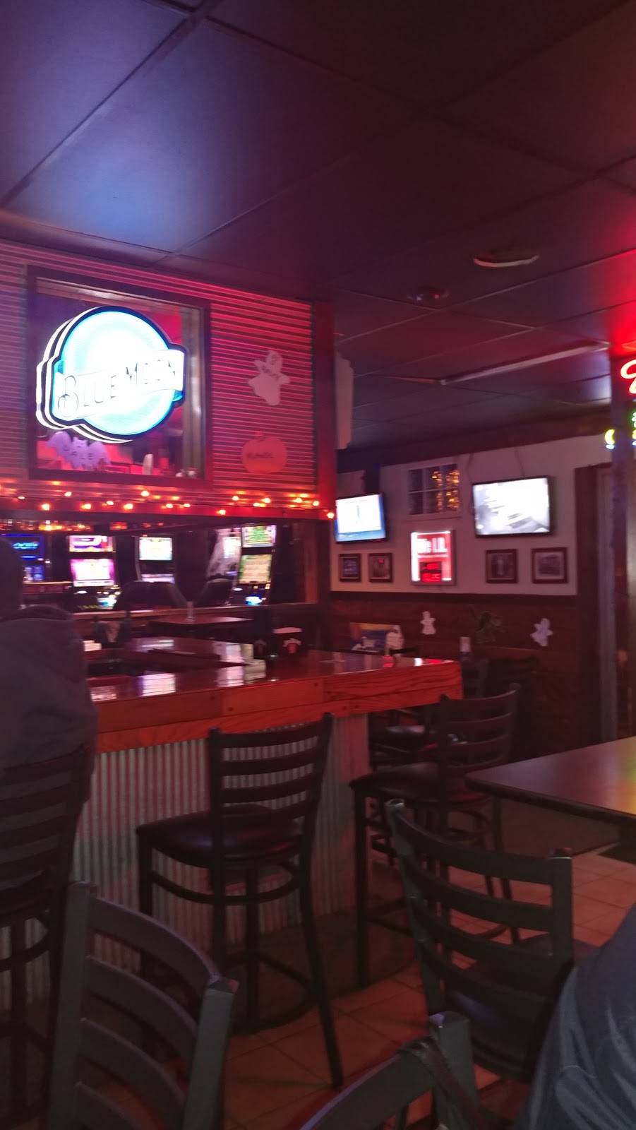 Rockford Rusty Nail | restaurant | 1804 18th Ave, Rockford, IL 61104, USA | 8153972510 OR +1 815-397-2510