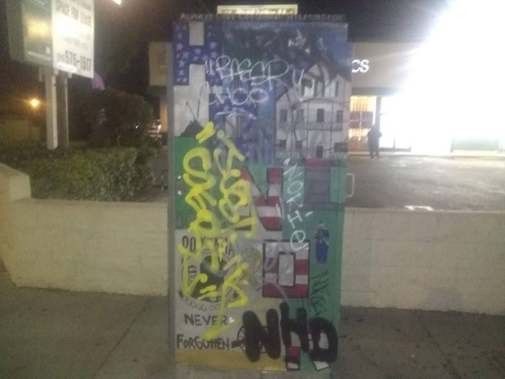 Gus Burgers | restaurant | 307 W Pacific Coast Hwy, Wilmington, CA 90744, USA | 3108345690 OR +1 310-834-5690