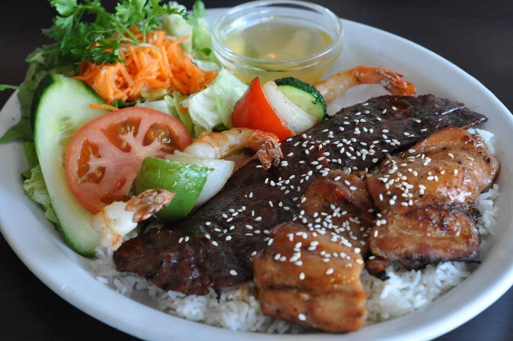 Restaurant Makisu | restaurant | 315 Boulevard Curé-Labelle, Sainte-Thérèse, QC J7E 2Y2, Canada | 4504342552 OR +1 450-434-2552