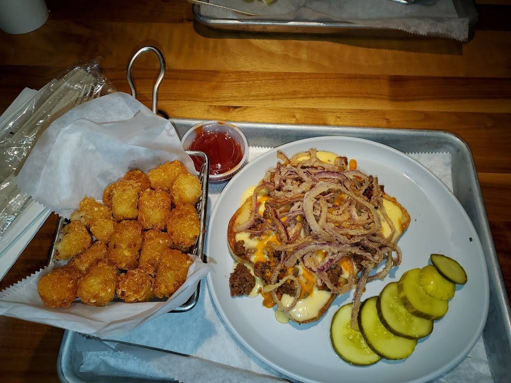 Wahlburgers @ Hy-Vee | restaurant | Wahlburgers @ Hy-Vee, 7610 N Orange Prairie Rd, Peoria, IL 61615, USA | 3095891030 OR +1 309-589-1030