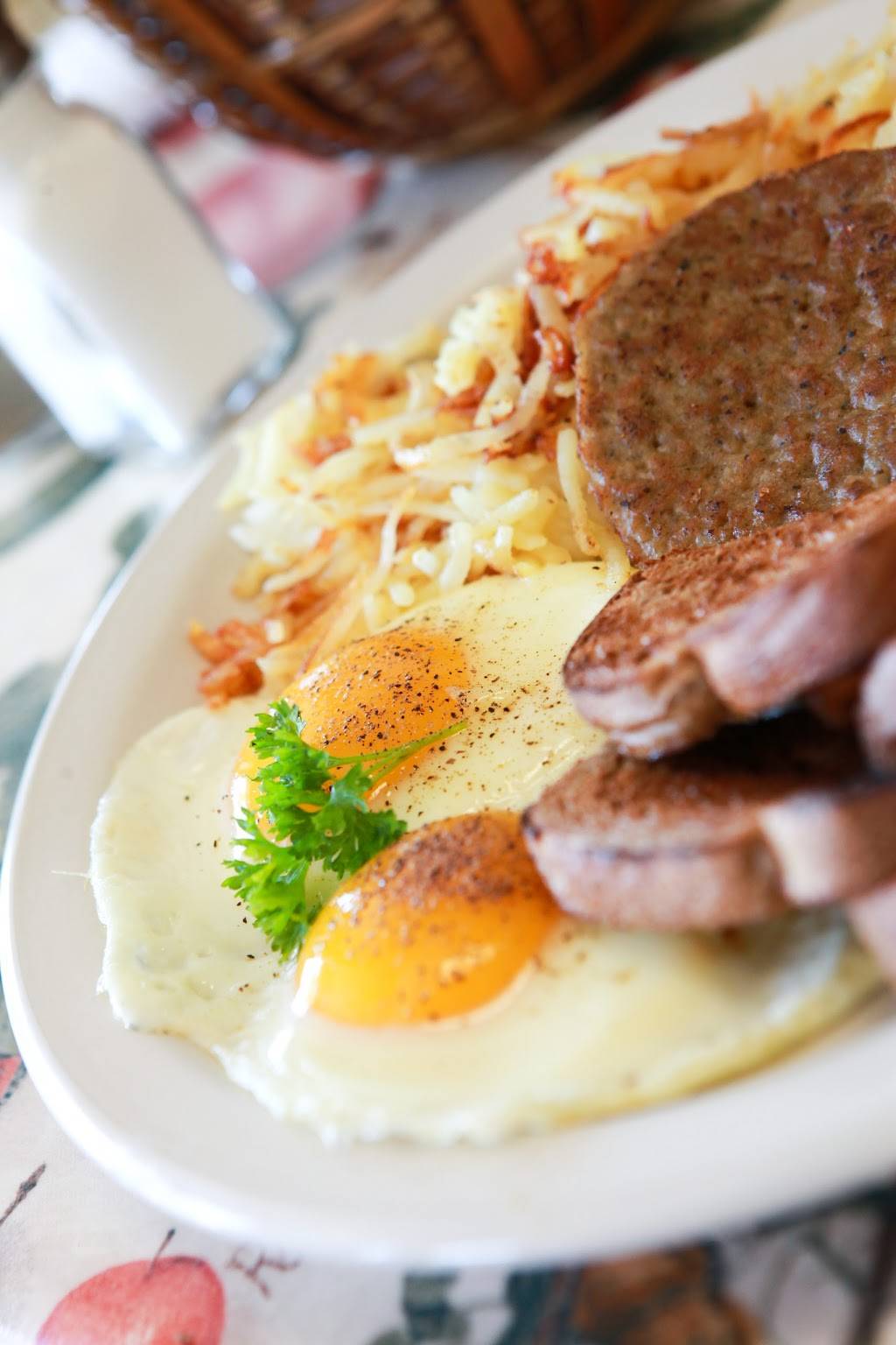 Peachs Restaurant - Cortez | restaurant | 5702 State Hwy 684 W, Bradenton, FL 34210, USA | 9417945140 OR +1 941-794-5140