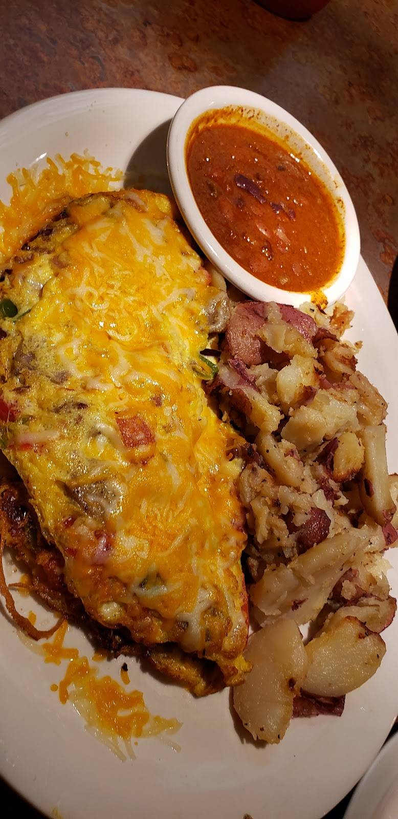 Huckleberrys Breakfast & Lunch | restaurant | 1214 W F St, Oakdale, CA 95361, USA | 2093222219 OR +1 209-322-2219