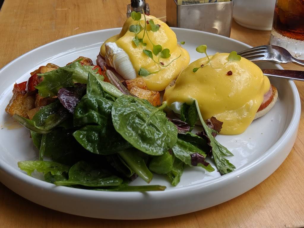 The Black Derby | restaurant | 310 West 4th Street, New York, NY 10014, USA | 6469129061 OR +1 646-912-9061