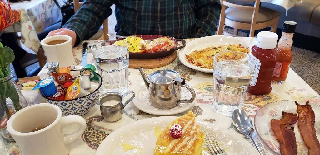 The Breakfast Club | restaurant | 676 W Grand River Ave, Brighton, MI 48116, USA | 8102298877 OR +1 810-229-8877