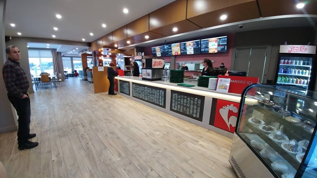 Poulet Frit Ideal | restaurant | 0G1, 5100 Rue Papineau, Lac-Mégantic, QC G6B 1Y8, Canada | 8195833222 OR +1 819-583-3222