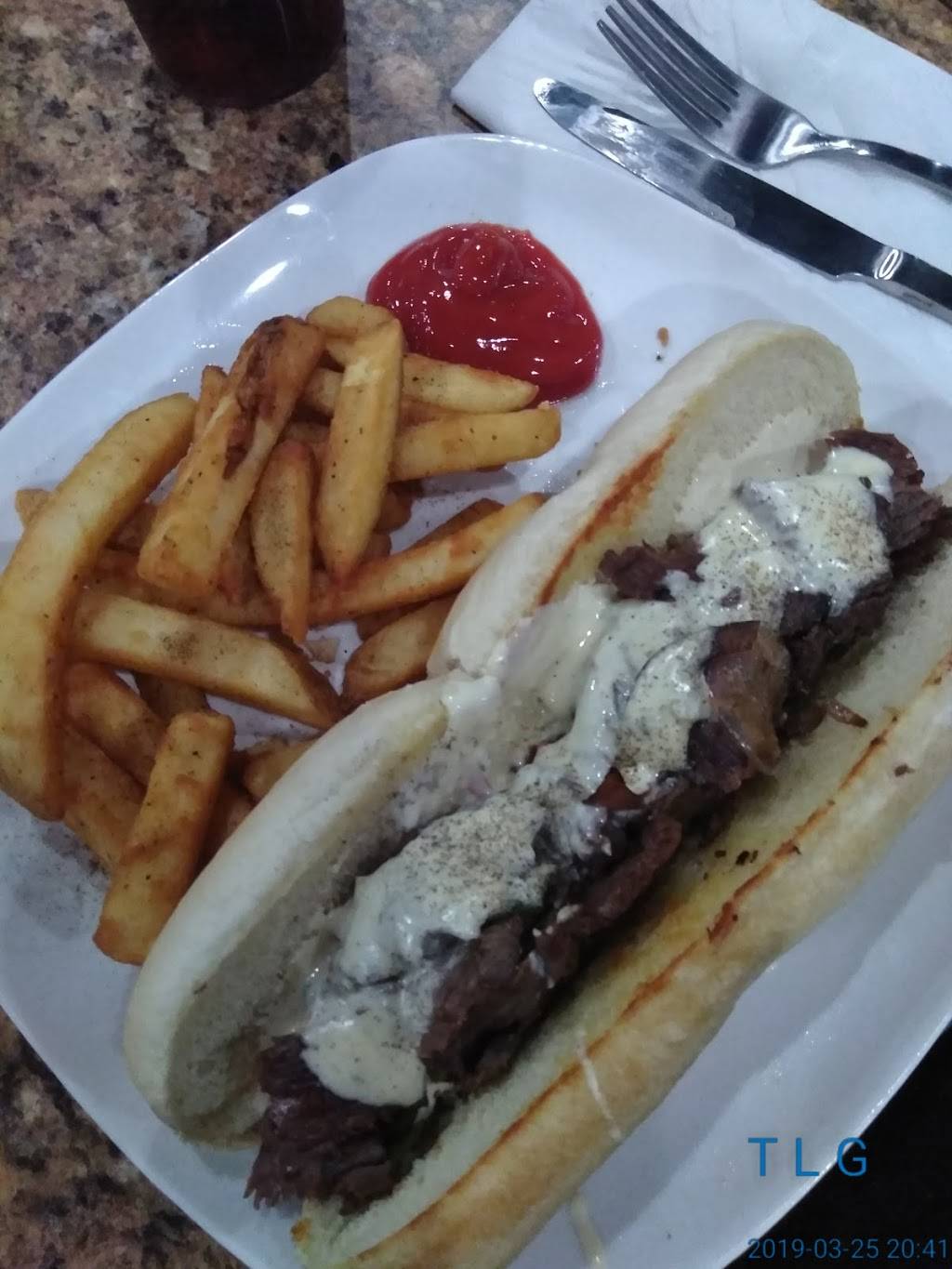 The Grill | restaurant | 413 N Muskogee Ave, Tahlequah, OK 74464, USA | 9184564210 OR +1 918-456-4210