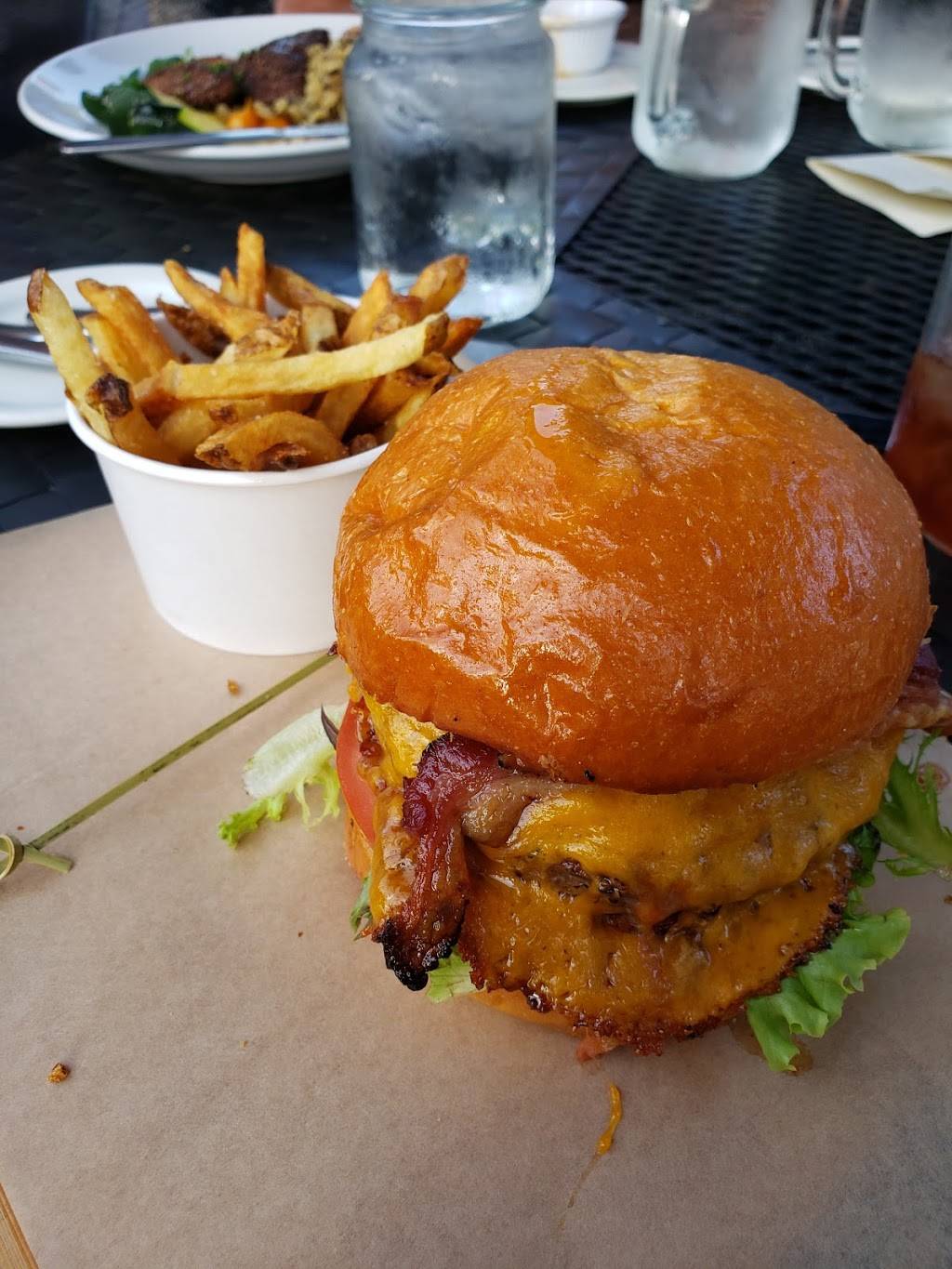 Shamus Restaurant | restaurant | 98 West Ave, Lockport, NY 14094, USA | 7164339809 OR +1 716-433-9809