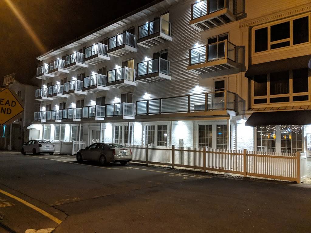 Breakers Restaurant | restaurant | 295 Ocean Blvd, Hampton, NH 03842, USA | 8003456736 OR +1 800-345-6736