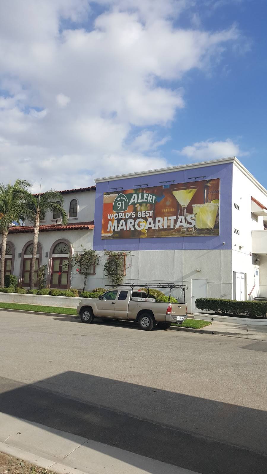 Miguels California Mexican Cocina | restaurant | 8401, 1920 Frontage Rd, Corona, CA 92882, USA | 9515208911 OR +1 951-520-8911