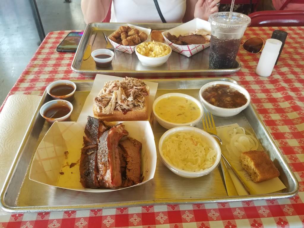 Babb Brothers BBQ & Blues | restaurant | 3015 Gulden Ln #105, Dallas, TX 75212, USA | 2147452224 OR +1 214-745-2224