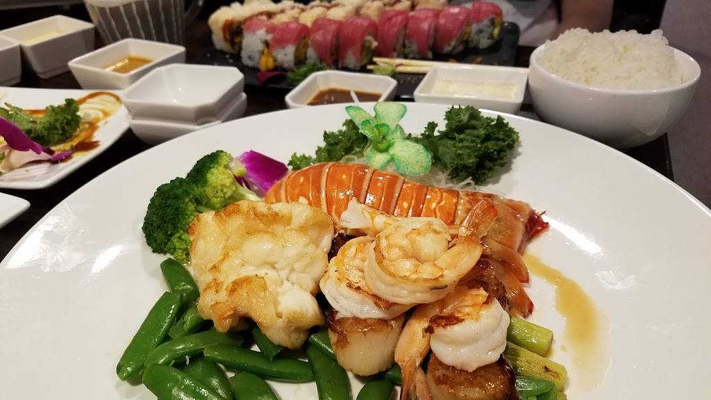 Sams Sushi Bistro | restaurant | 654 Horseblock Road, Farmingville, NY 11738, USA | 6318803333 OR +1 631-880-3333