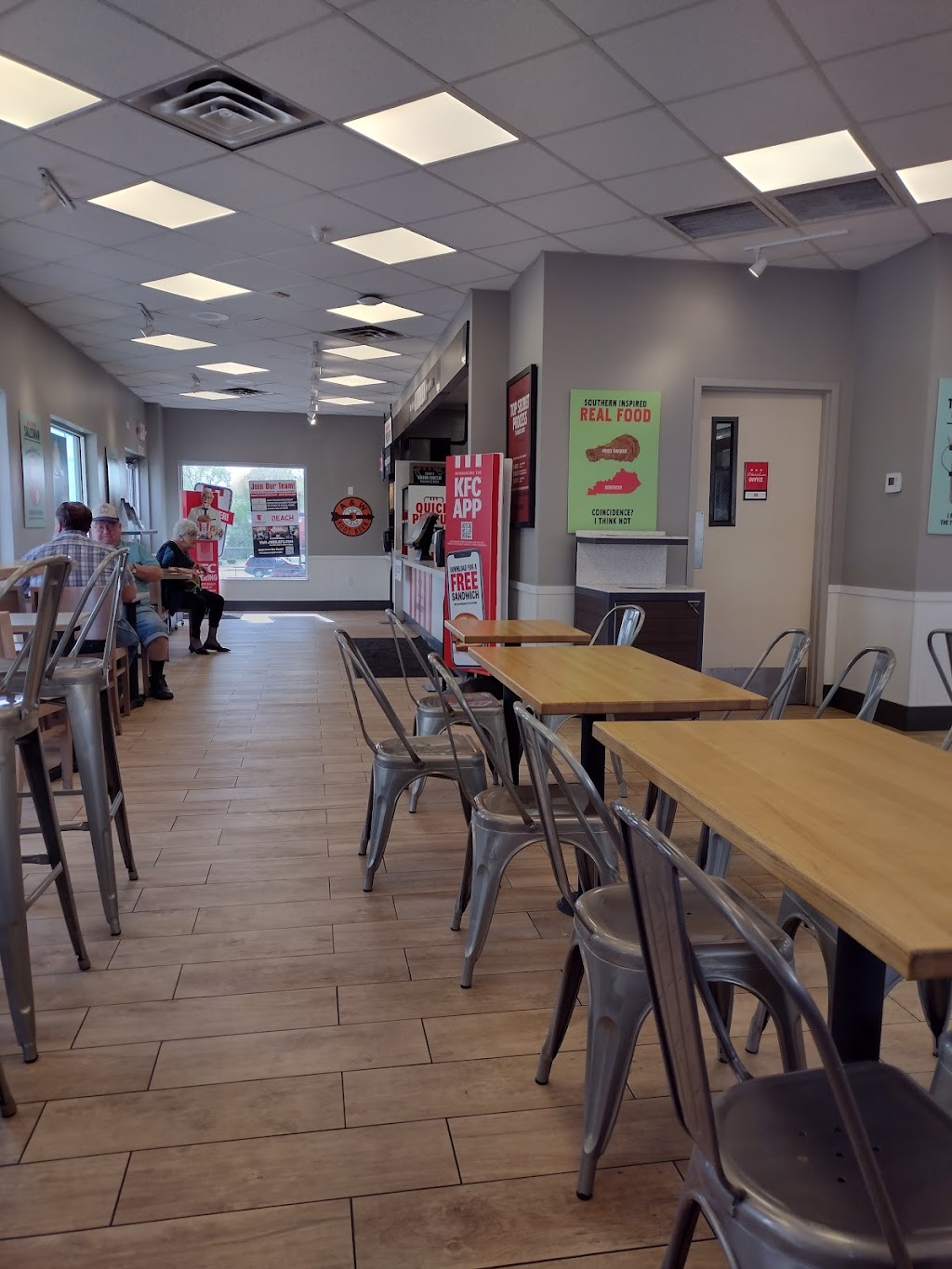 KFC | restaurant | 145 E Maine Ave, Nampa, ID 83686, USA | 2084664584 OR +1 208-466-4584