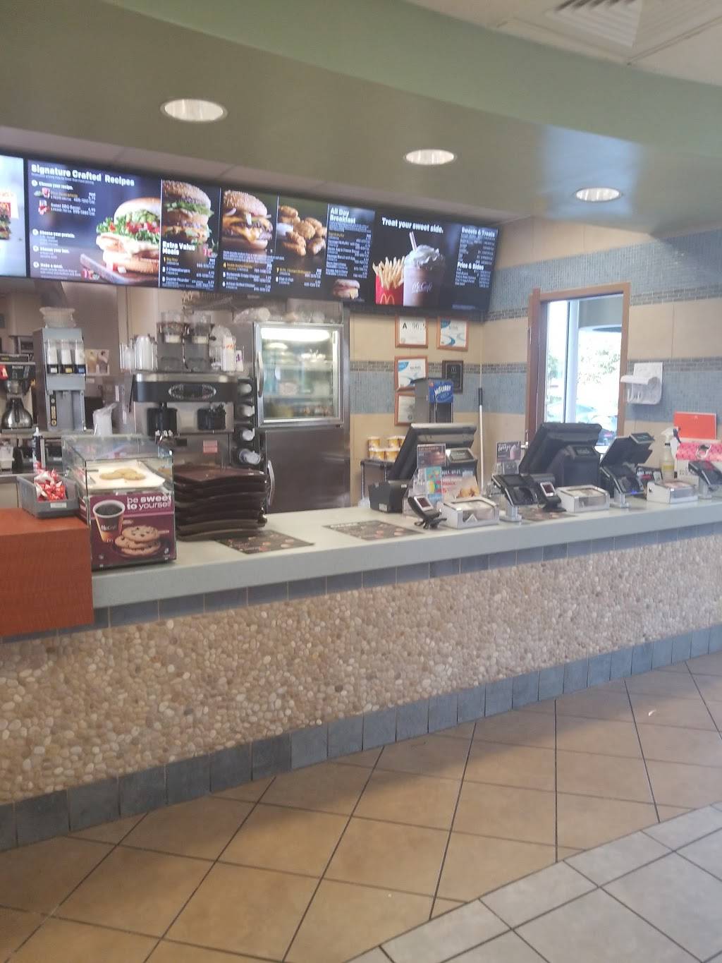 McDonalds | cafe | 6860 Market St, Wilmington, NC 28411, USA | 9103926757 OR +1 910-392-6757