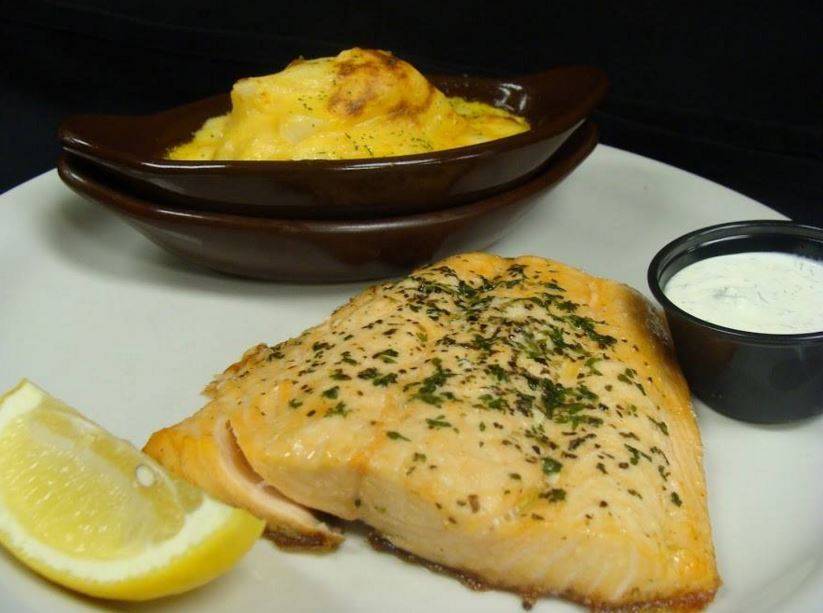 CJs Highmarks | restaurant | 1211 Irmscher Blvd, Celina, OH 45822, USA | 4195865552 OR +1 419-586-5552