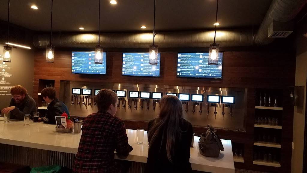 Tap Society | restaurant | 4555 Grand Ave S, Minneapolis, MN 55419, USA | 6123547045 OR +1 612-354-7045