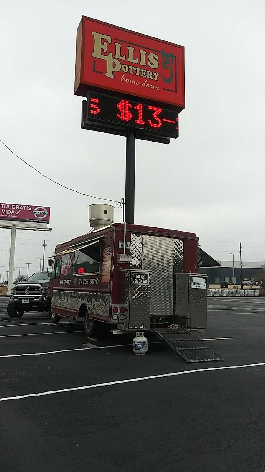 Tacos Goyo on Wheels | restaurant | 3110 N Eastman Rd, Longview, TX 75605, USA | 9033143031 OR +1 903-314-3031