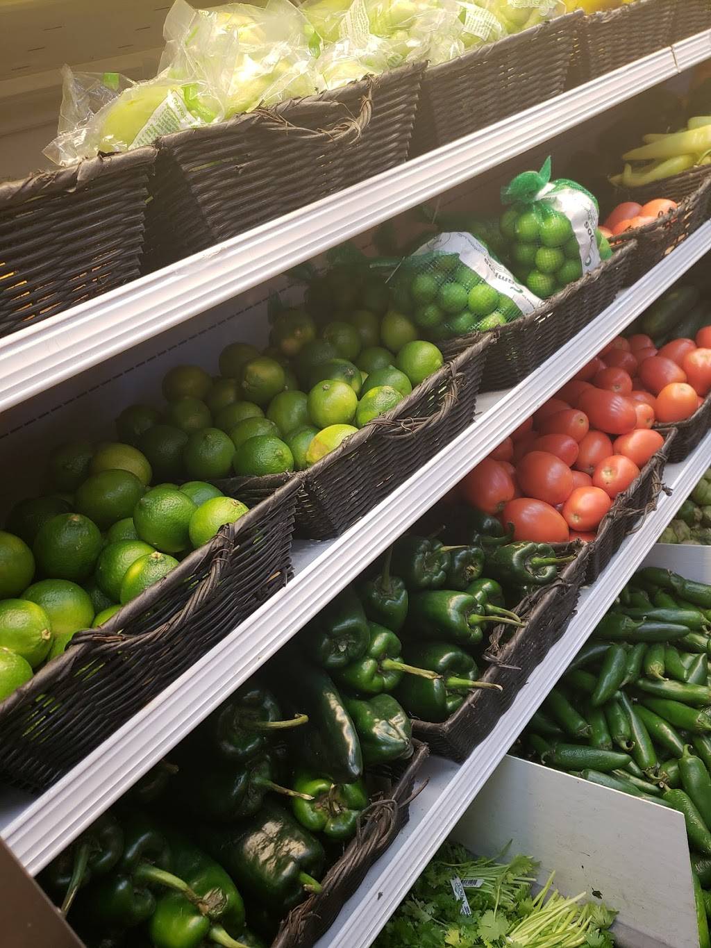 La Mexicana | restaurant | 170 E Washington St, Painesville, OH 44077, USA | 4403581164 OR +1 440-358-1164