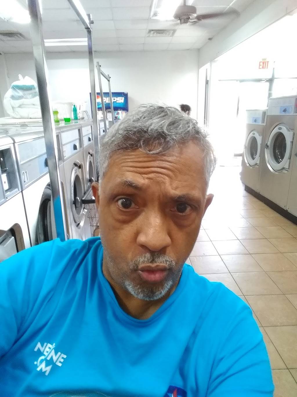 Eastpoint Fish & Wings | restaurant | 2941 Main St, Atlanta, GA 30344, USA | 4047674828 OR +1 404-767-4828