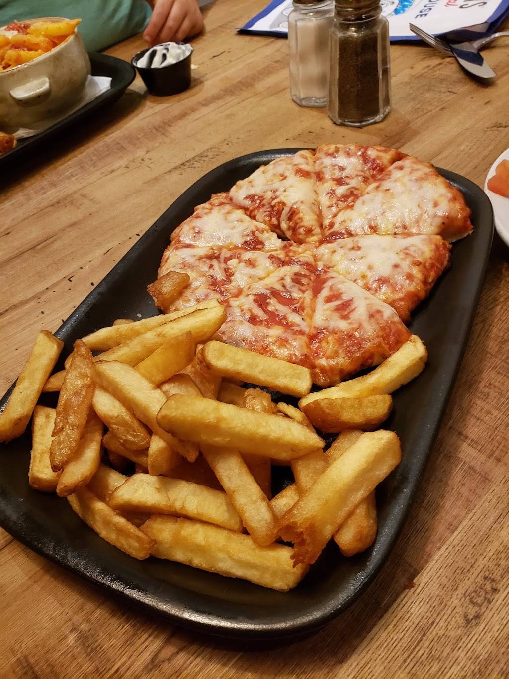 Kelseys Original Roadhouse | restaurant | 821 Paramount Dr, Stoney Creek, ON L8J 2L6, Canada | 9055618891 OR +1 905-561-8891